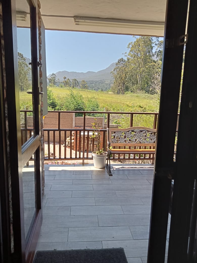 To Let 2 Bedroom Property for Rent in Heatherlands Western Cape